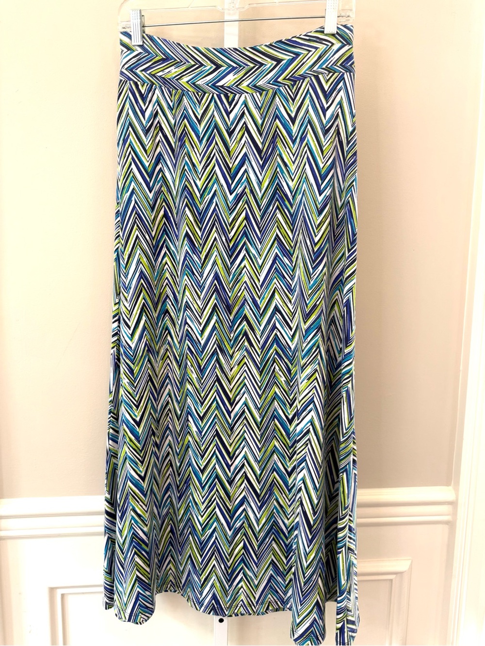 Dress Barn Chevron Maxi Skirt Blue Green White Stretch Size M